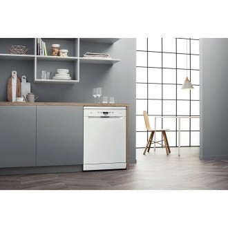 LAVE VAISSELLE HOTPOINT BLANC 14 COUVERTS 7 PROGRAMMES  44DB CL. D - HFC3C34W