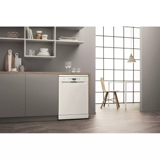 LAVE VAISSELLE HOTPOINT BLANC 14 COUVERTS 7 PROGRAMMES  44DB CL. D - HFC3C34W